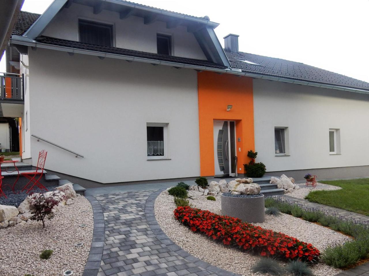 Bed and Breakfast Fruehstueckspension Lach à Eberndorf Extérieur photo